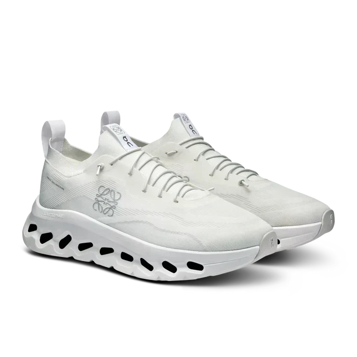 On Cloud Tilt Loewe | White