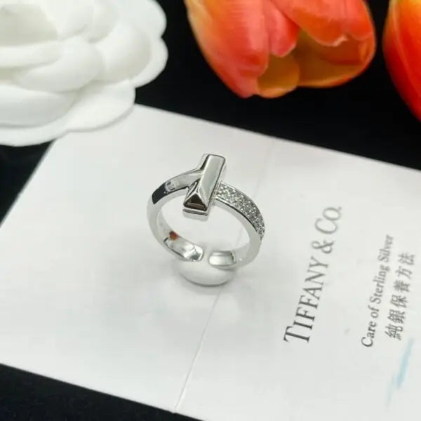 TIFFANY & CO