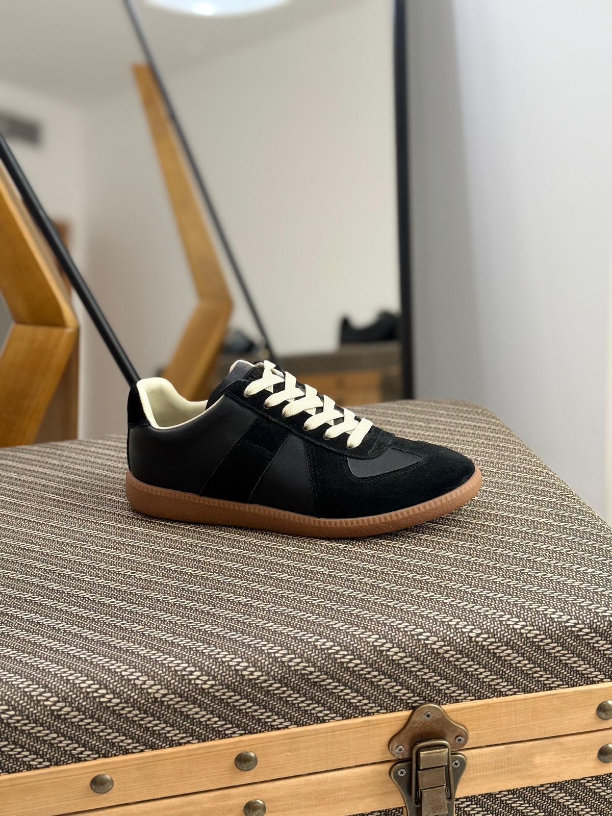 Maison Margiela Two-Tone | Black