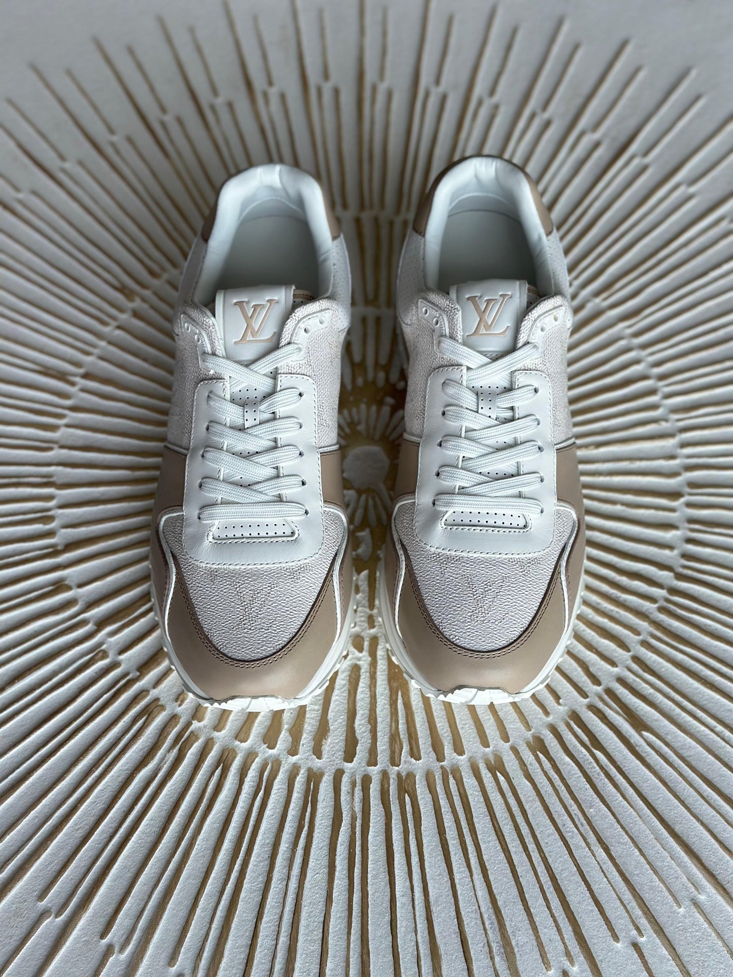 Louis Vuitton Run Away | Beige Monogram