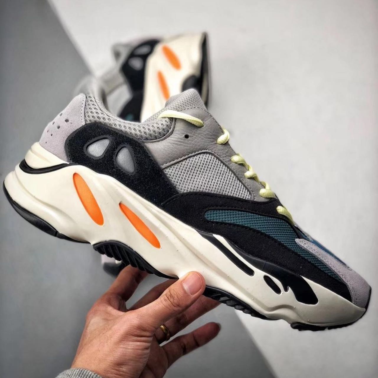 Adidas Yeezy Boost 700 | Low Wave Runner