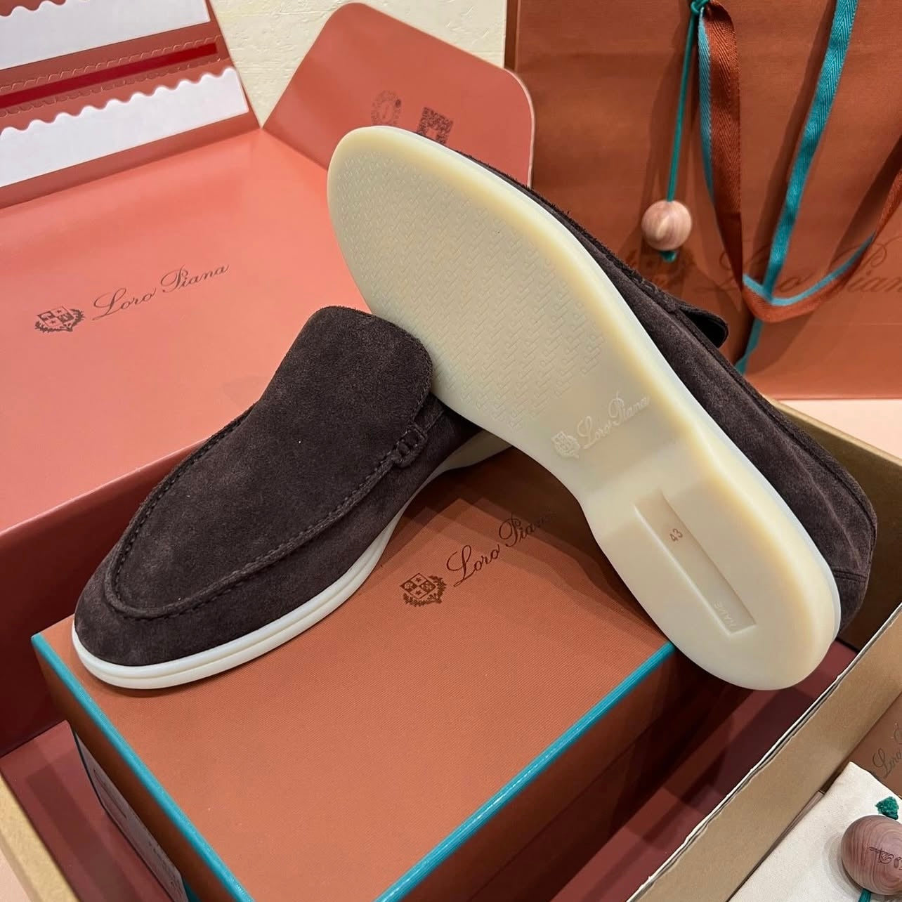 Loro Piana Summer | Brown