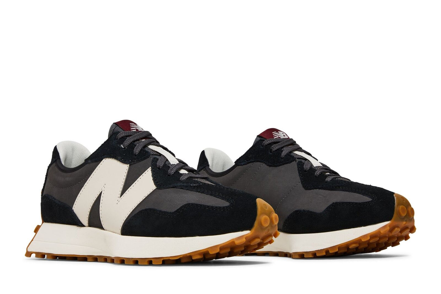 New Balance 327 | Black White Gum