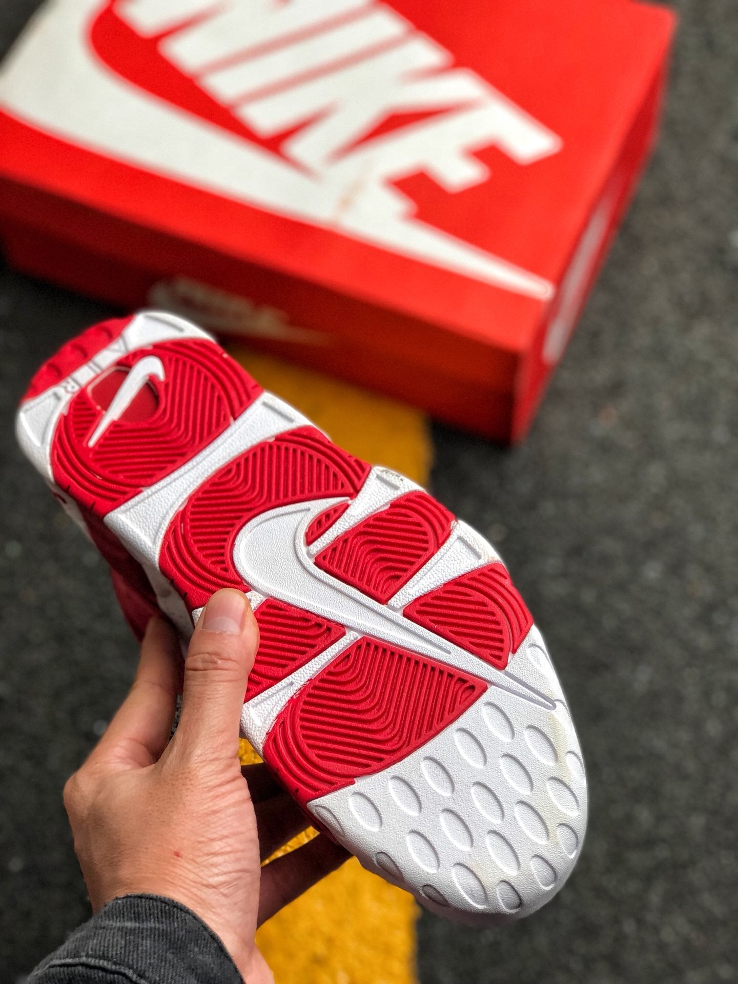 Nike Air More Uptempo | White Red
