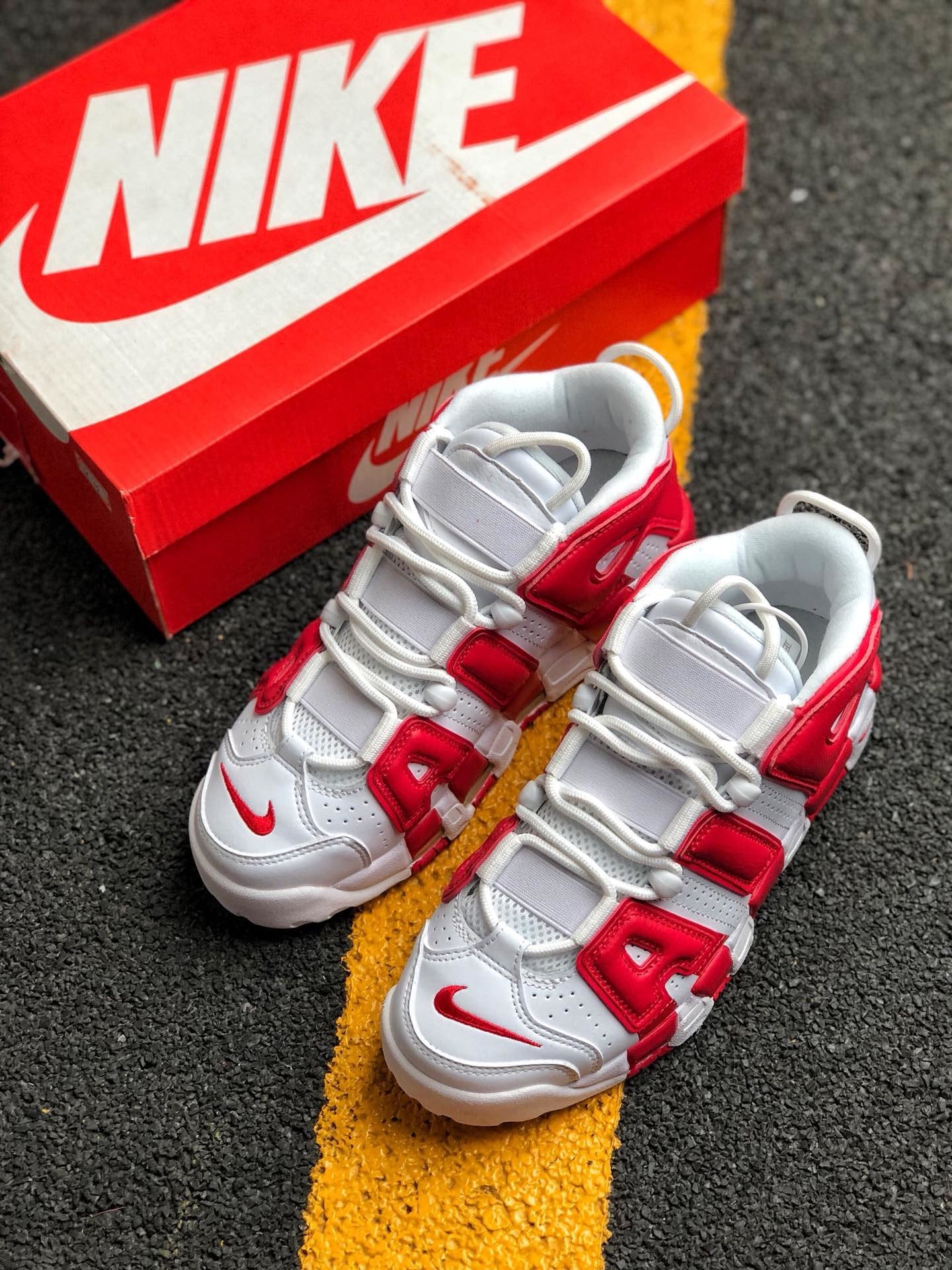 Nike Air More Uptempo | White Red