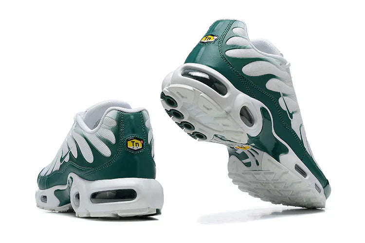 Nike Air Max Plus | Lacoste
