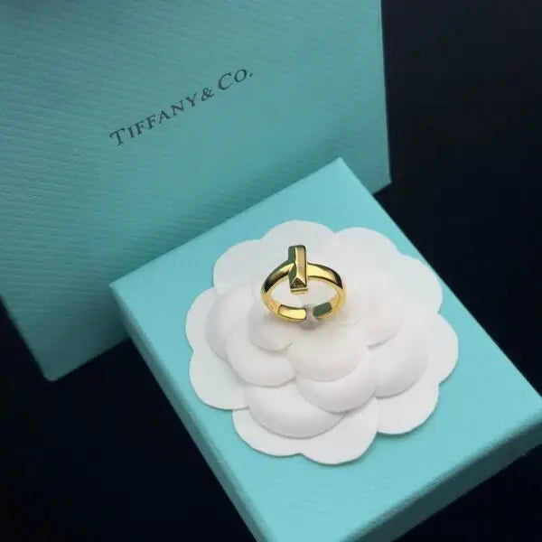 TIFFANY & CO